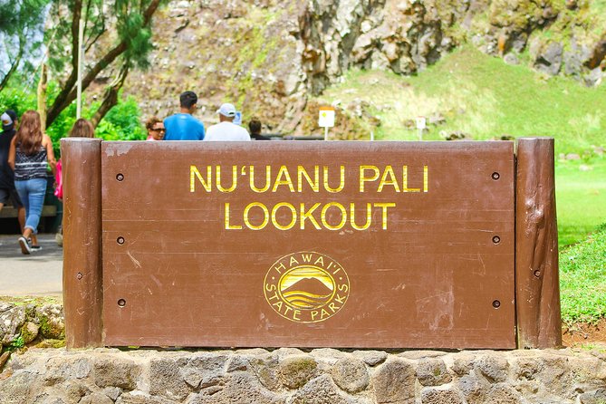 Sights & Bites Ultimate Oahu Circle Island Foodie Tour - Halona Blowhole: the kind of view that makes the drive worth it