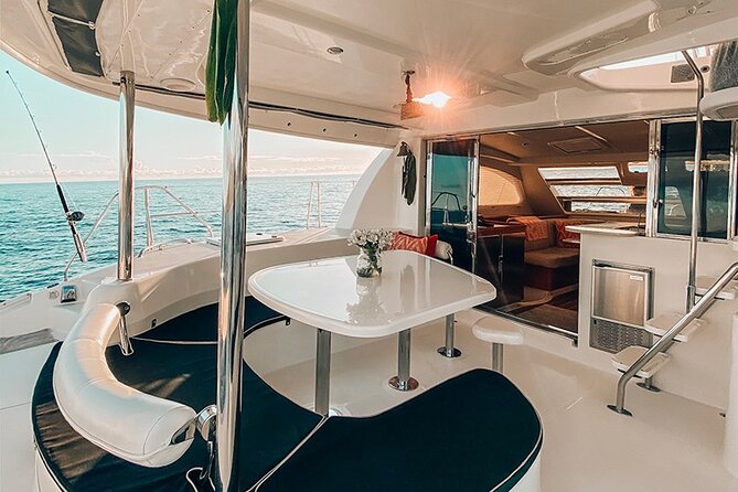 Small Group Yacht Sunset Cruise from Oahu - Inside the yacht: space for relaxing, not just sitting