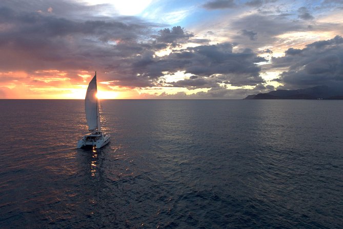 Small Group Yacht Sunset Cruise from Oahu - What the hosted bar includes (and why it matters on a sunset cruise)