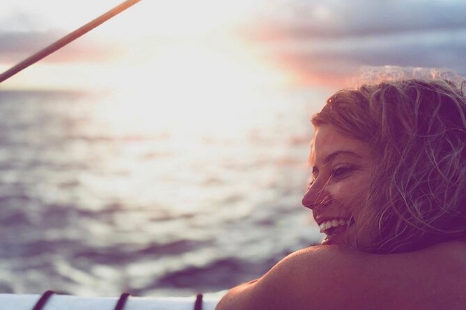 Sunset Boat Cruise: Swim and Cruise Waikiki - Crew energy and photo moments: what to look for onboard