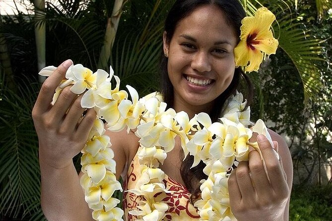 Traditional Airport Lei Greeting on Honolulu Oahu - What this does not include: no transfer to Waikiki hotels