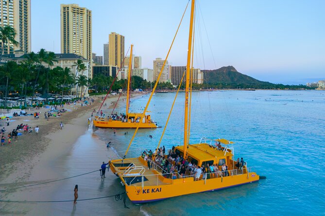 Waikiki Beach Sunset Sail - Diamond Head views while you sail through Waikiki