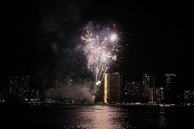 Waikiki: Friday Night Fireworks Catamaran Cruise - Weather, Water Movement, and What to Do If It Gets Bumpy