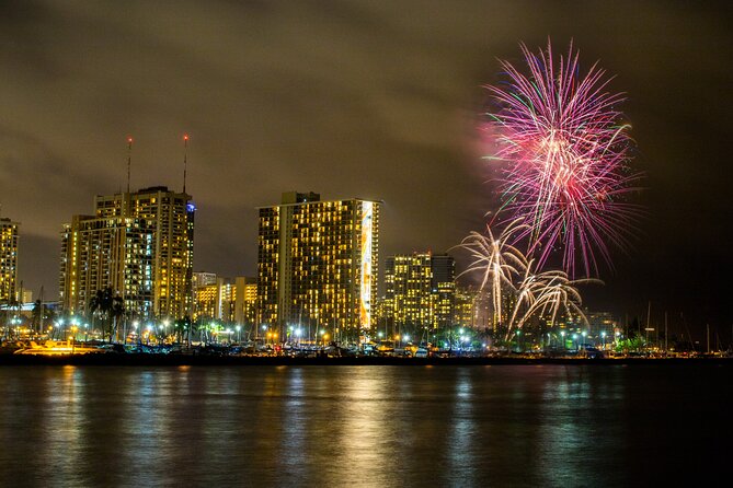 Waikiki: Friday Night Fireworks Catamaran Cruise - Ala Wai Yacht Harbor and the Diamond Head Cruise Segment