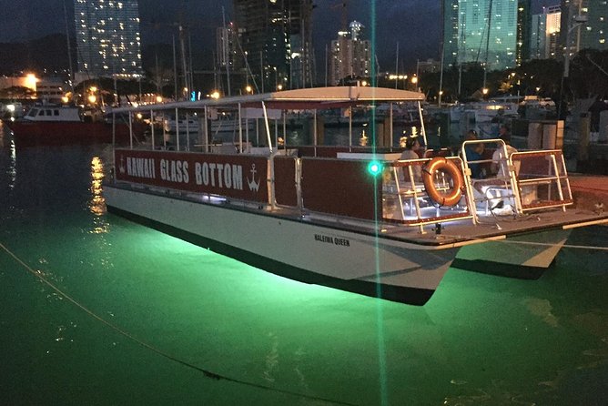 Waikiki Glass Bottom Boat Tour - The Crew Makes the Hour: Captains, Guides, and the Fun Factor