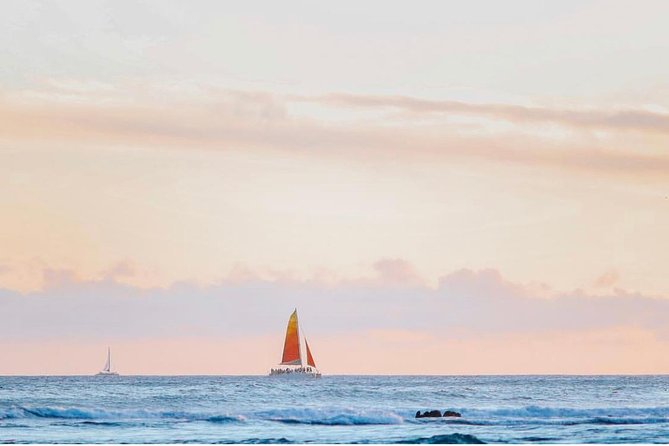 Waikiki Sunset Cocktail Sail with Open Bar - A quick reality check on this Waikiki sunset cruise