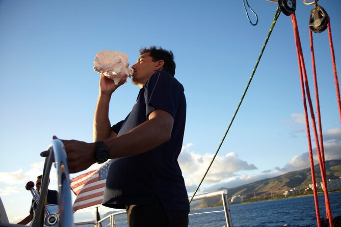West Oahu Deluxe Whale Watching Sail - The guide and crew effect: service plus real whale talk