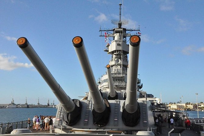 WWII Pearl Harbor Heroes Deluxe Tour - Stop 2: USS Arizona Memorial—boat launch if you’re lucky