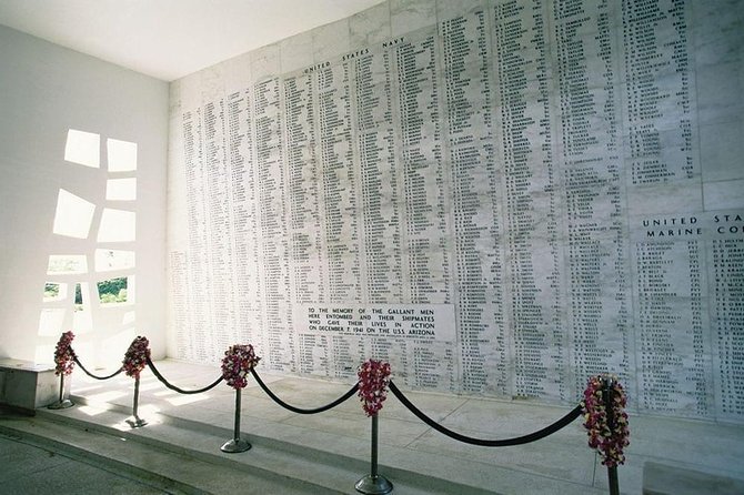 WWII Pearl Harbor Heroes Deluxe Tour - Stop 4: USS Bowfin submarine—short visit, strong concept