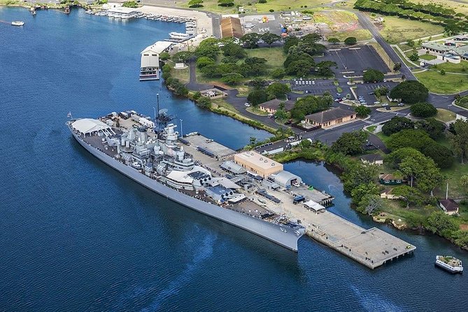 WWII Pearl Harbor Heroes Deluxe Tour - Stop 5: Pearl Harbor Aviation Museum plus lunch